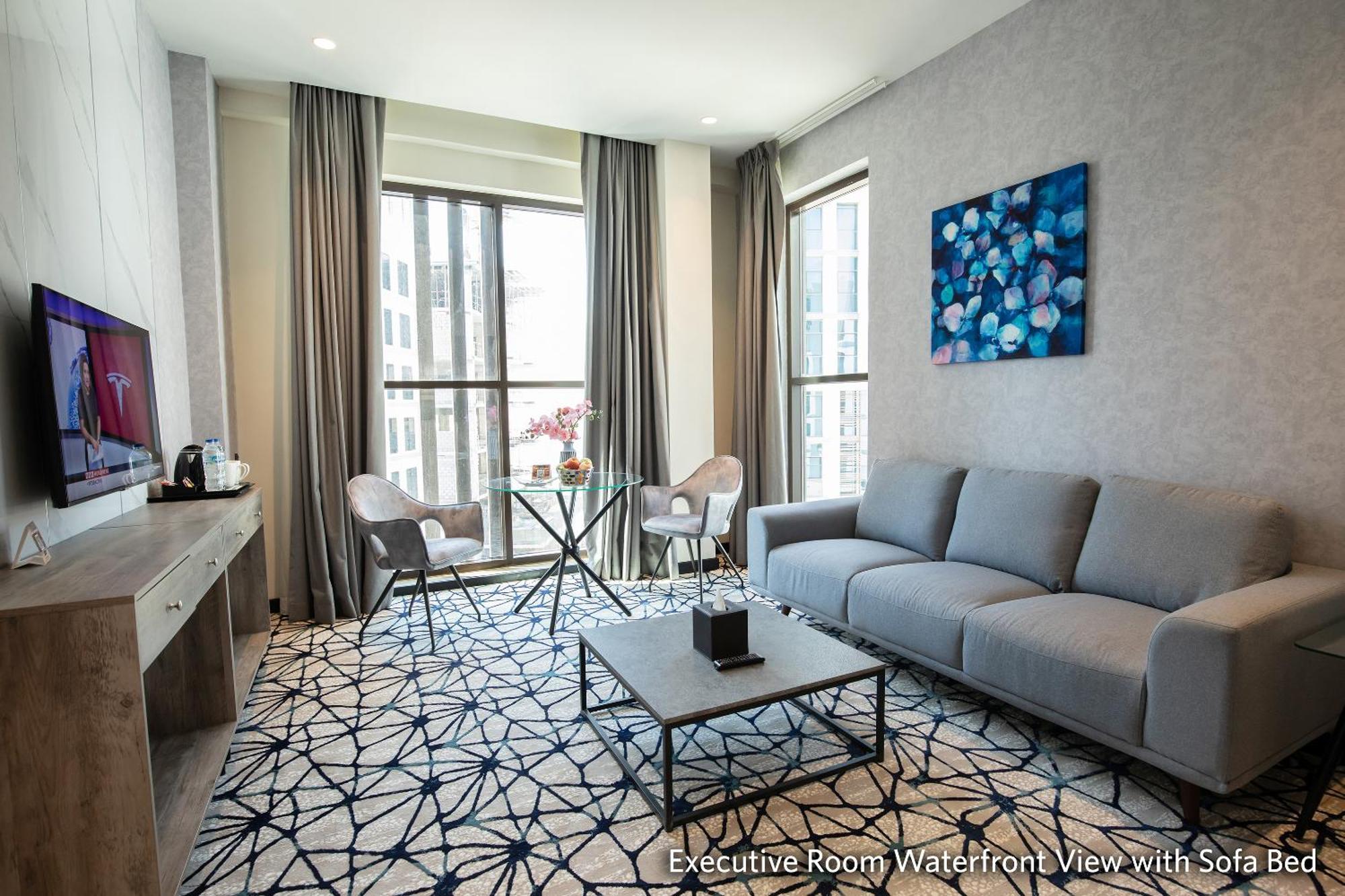Готель Grand Kingsgate Jaddaf Waterfront By Millennium 4*