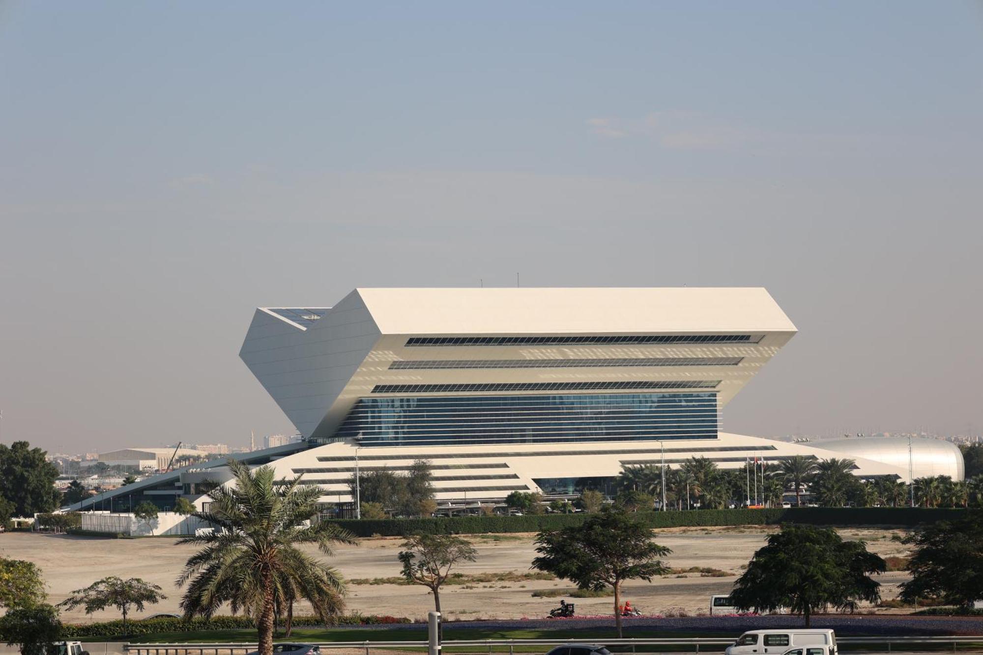 Готель Grand Kingsgate Jaddaf Waterfront By Millennium