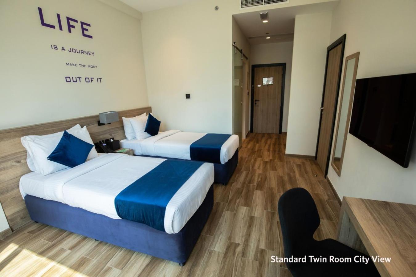 Готель Grand Kingsgate Jaddaf Waterfront By Millennium 4*